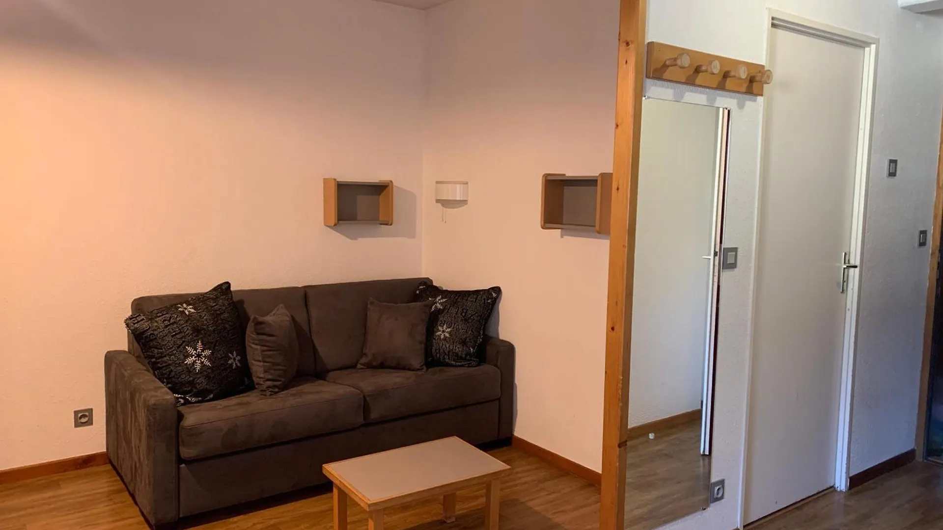 Studio Cosy Avec Balcon, Parking Et Wifi Au Coeur De Brides-Les-Bains - Fr-1-512-136 Apartment