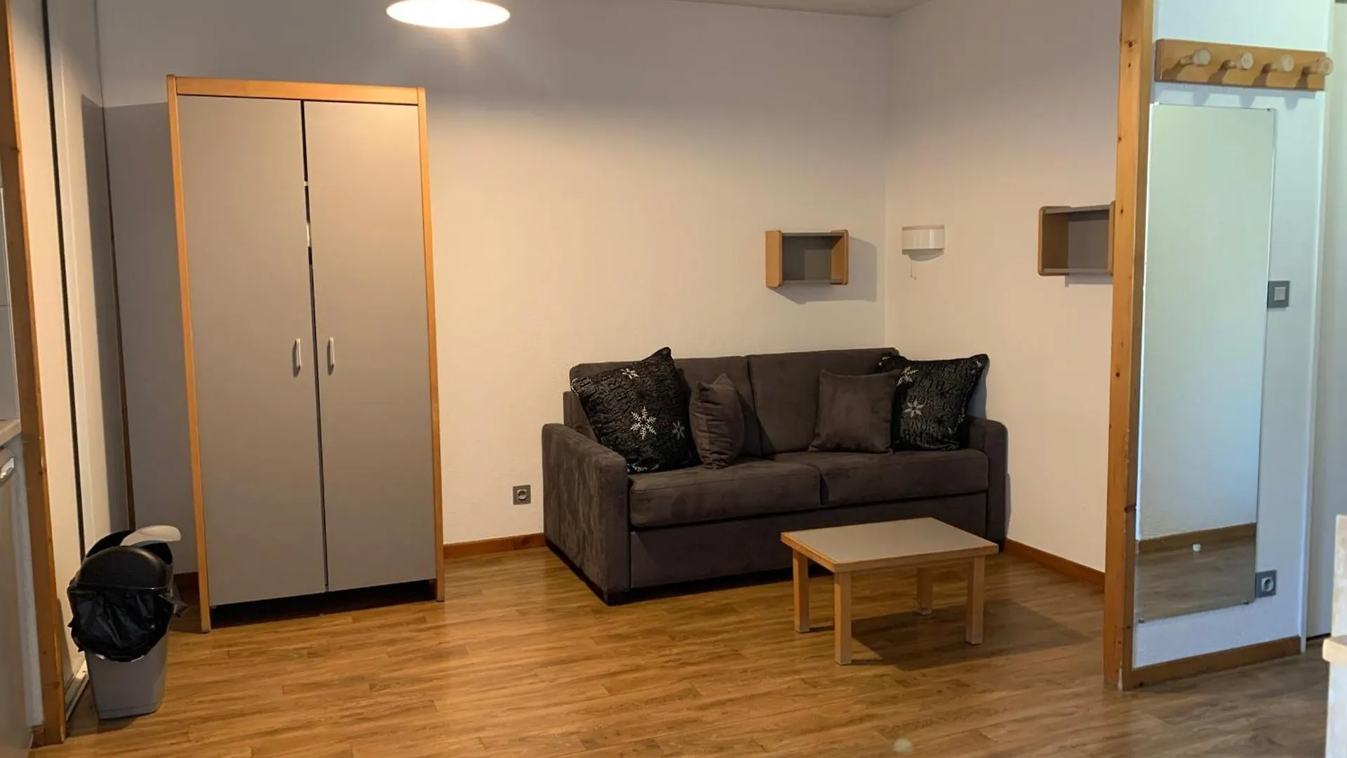 Studio Cosy Avec Balcon, Parking Et Wifi Au Coeur De Brides-Les-Bains - Fr-1-512-136