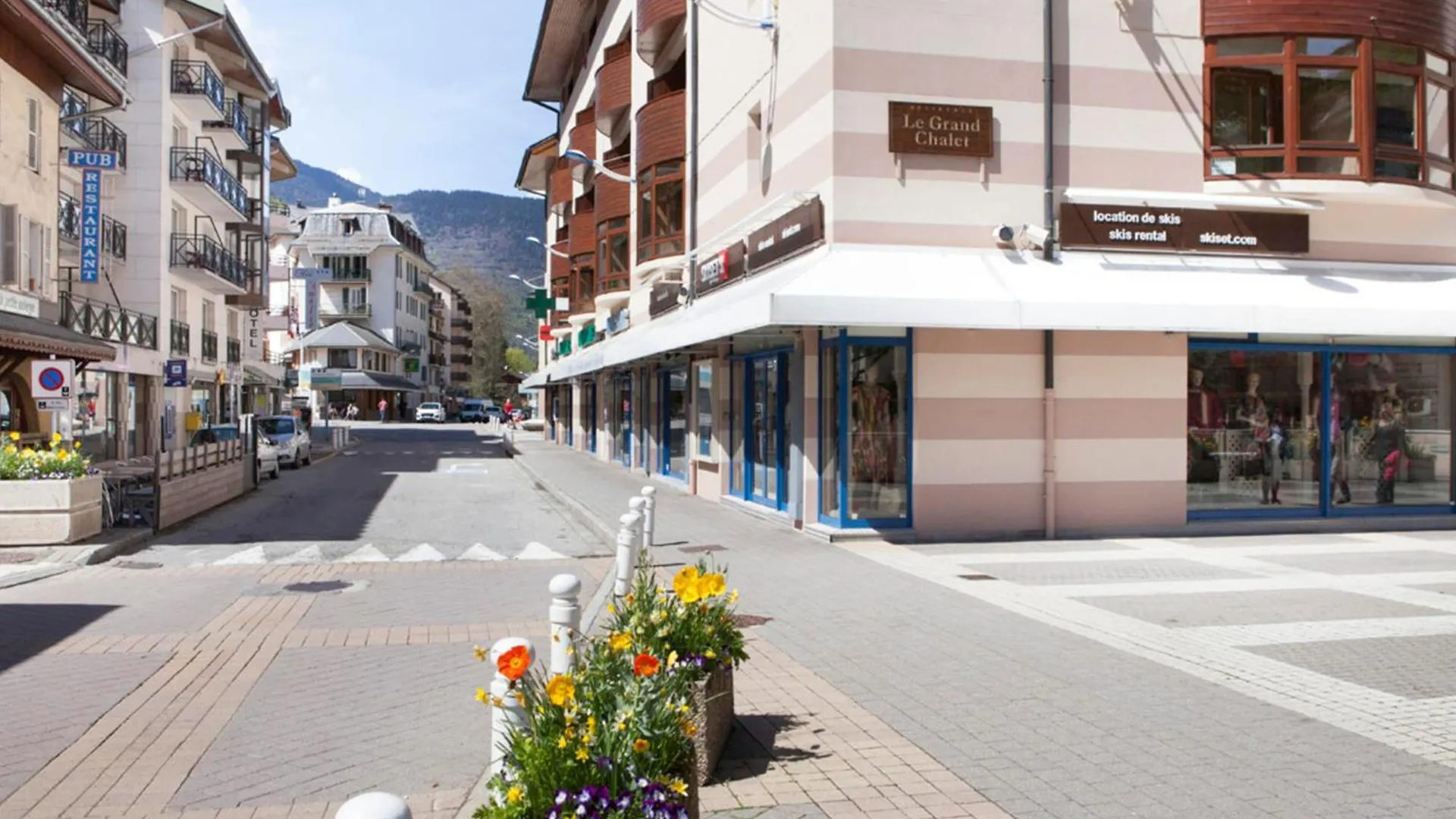 Studio Cosy Avec Balcon, Parking Et Wifi Au Coeur De Brides-Les-Bains - Fr-1-512-136 Apartment